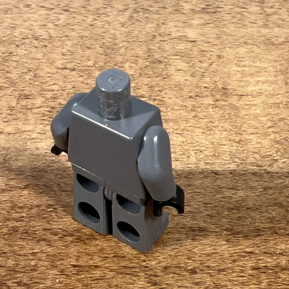 LEGO Batman BAT024 DC Super Heroes Dark Knight Gray Suit 7888 Body Only